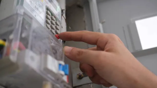 الطريقة والشروط.. وزارة الكهرباء تسمح بتحويل العدادات الكودية إلى عدادات قانونية